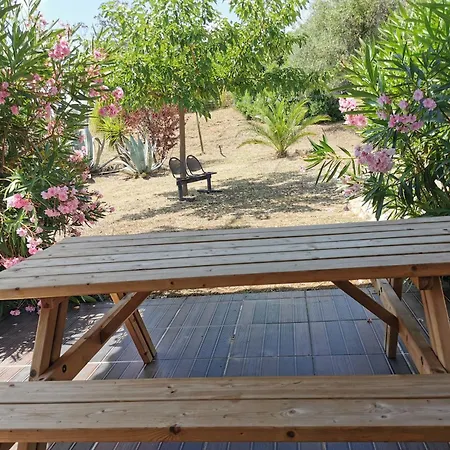 1 Avec Piscine Proche De La